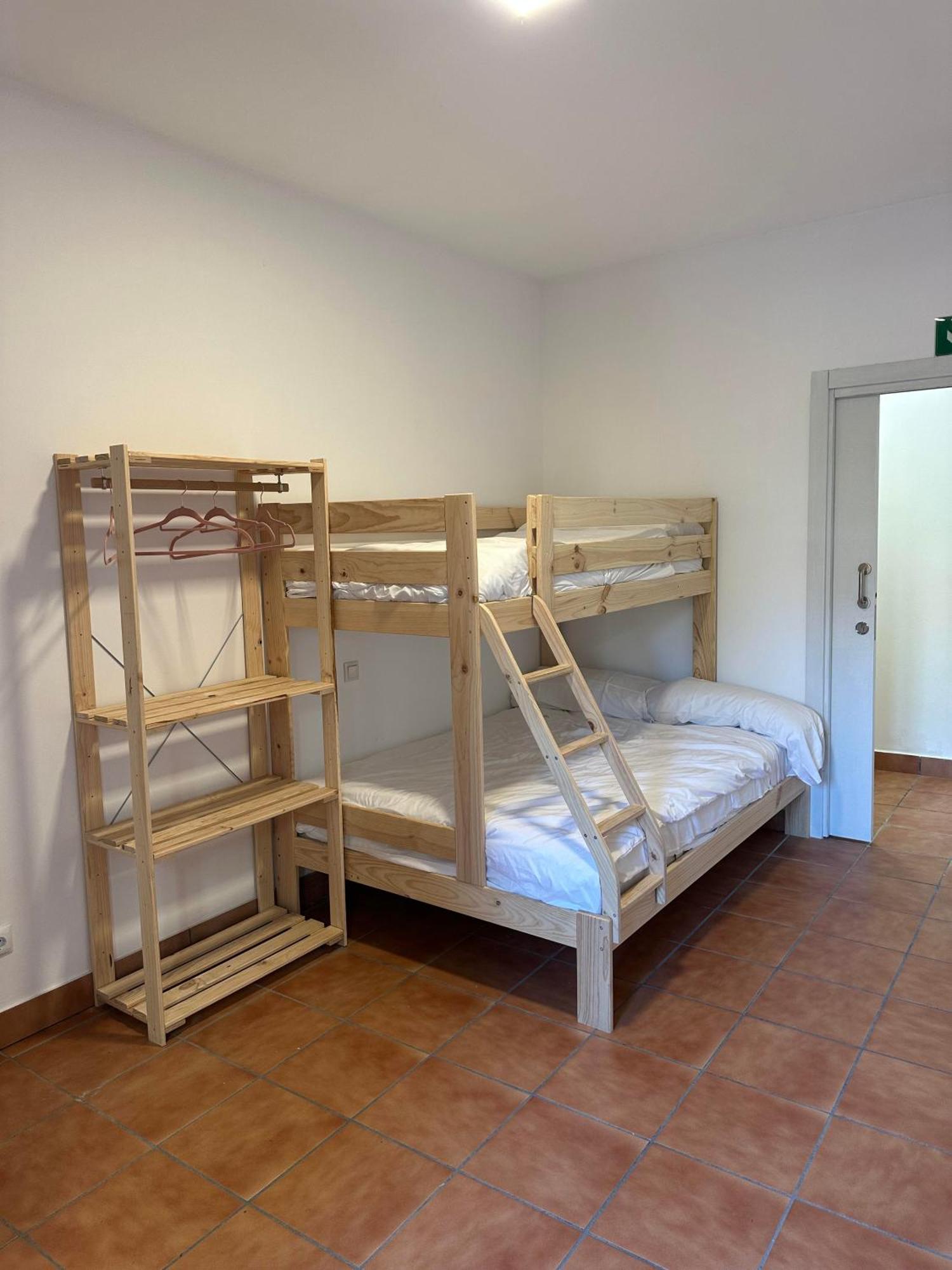 Urban Garden Bilbao Hostel Bagian luar foto